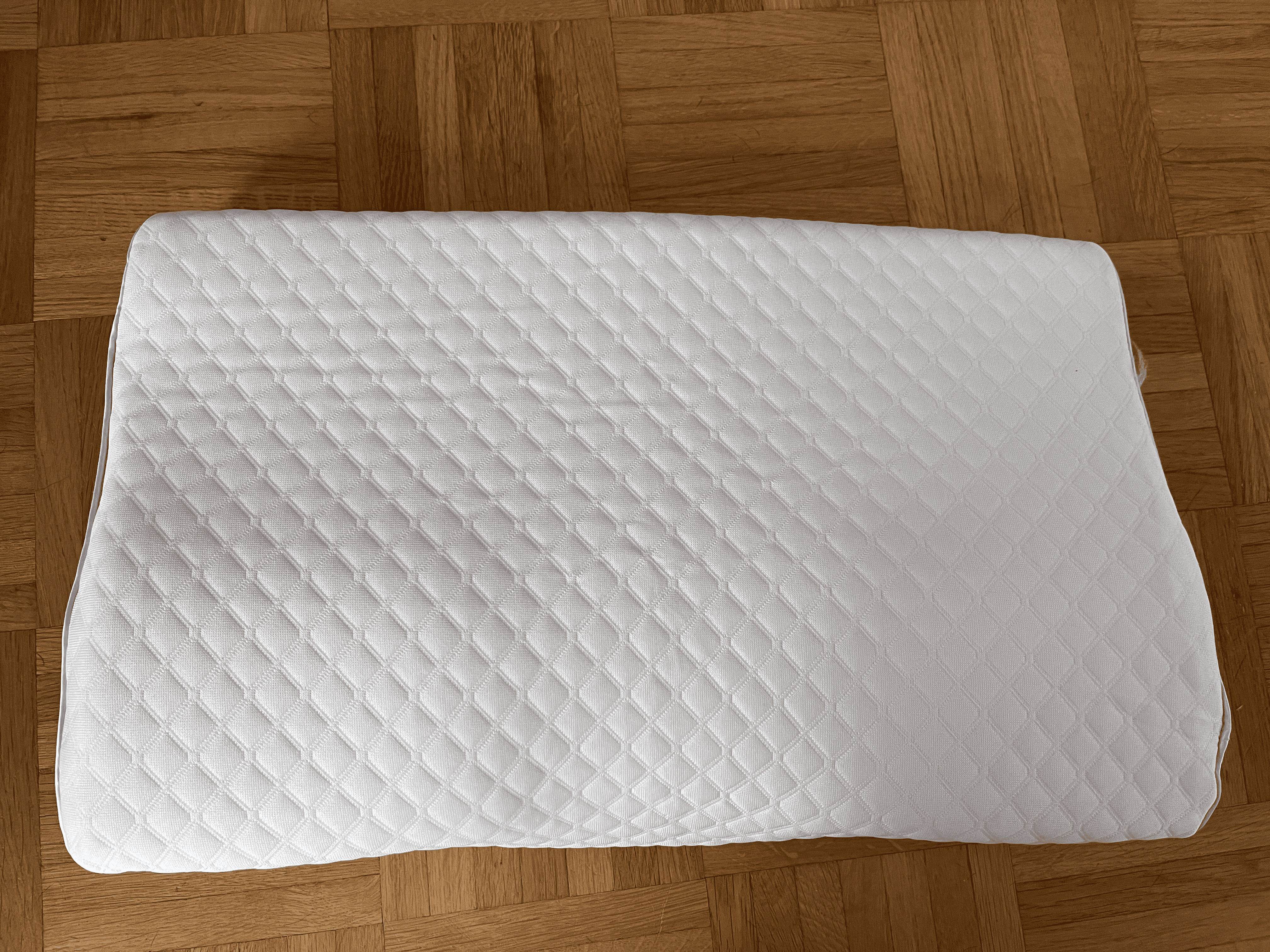 Derila Pillow