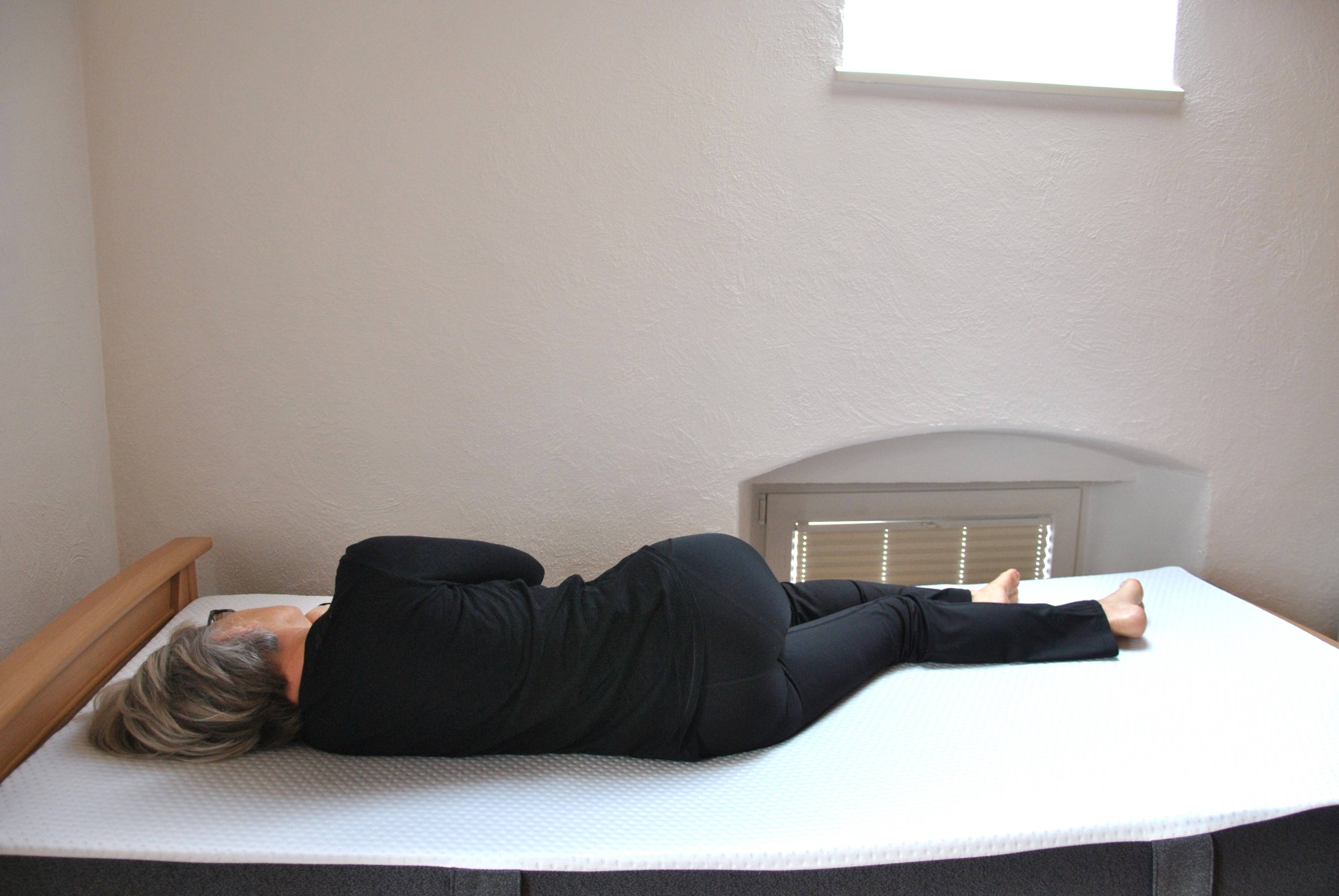 emma 25 flip mit frau in der seitenlage