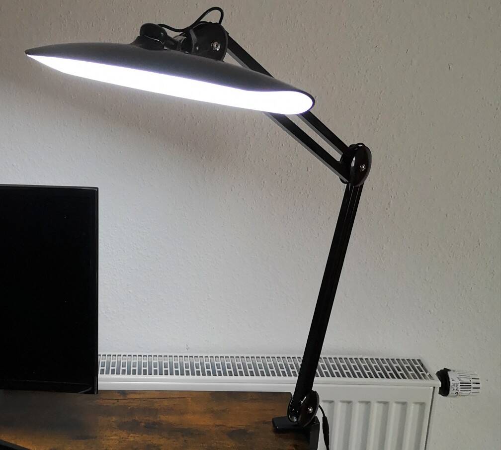 Neatfi XL LED-Tischlampe (Schwarz)